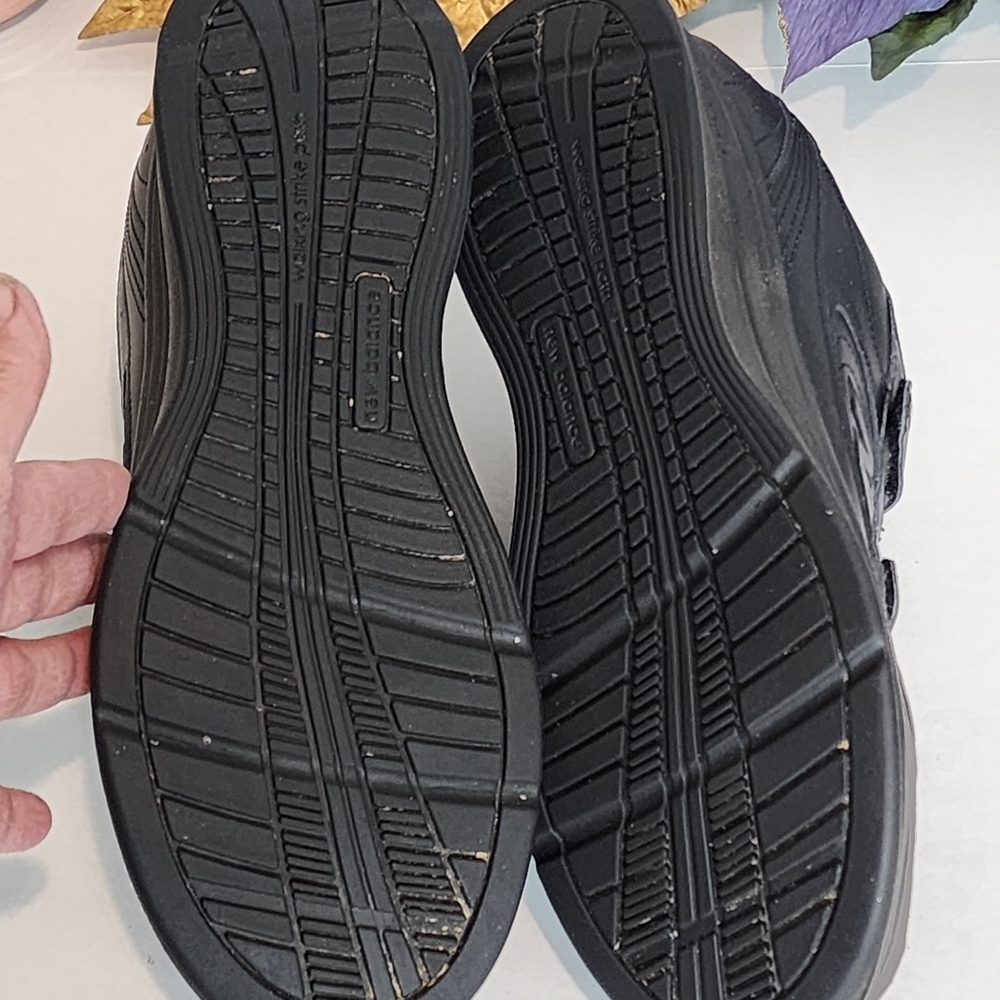 New Balance Men's Black Triple Strap Sneakers - Picture 4 of 5